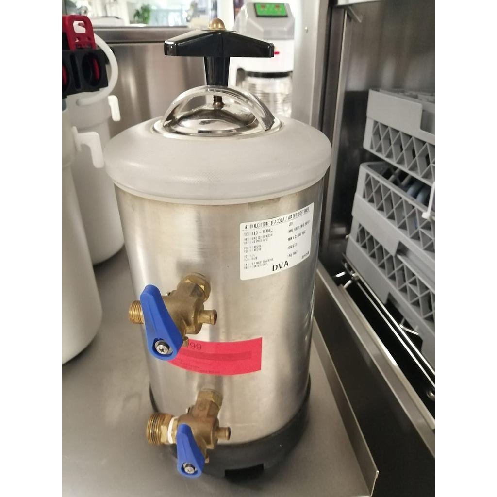 Zmäkcovac vody 8 l (Bazár)